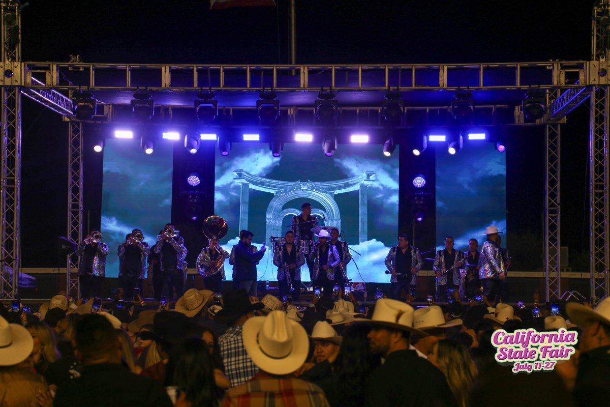 CAStateFair's tweet image. El Gran Bailazo de la Feria &amp;amp; Jaripeo — an unforgettable evening full of live regional music, high-energy bull riding, and non-stop dancing! 🐂💃🎶
