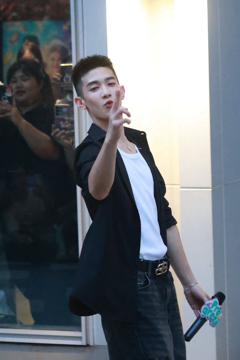 sa_mhad's tweet image. ปิ้วว ปิ้วว 🔫🔫
#มหกรรมนิยายนานาชาติ2025xAP
#ProgressPassawish @___progresss___