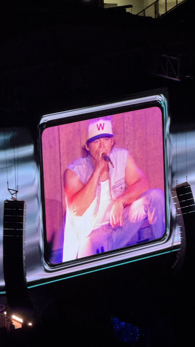 KingCoug (@kingcoug56) on Twitter photo Morgan Wallen repping the Crimson and Grey tonight in Seattle #GoCougs Morgan Wallen repping the Crimson and Grey tonight in Seattle #GoCougs