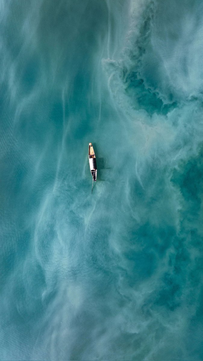 hobadjiduhnshu1's tweet image. Is this dreamlike scene the waves of the South China Sea? The atmospheric storms on Jupiter? Or a passing interstellar spaceship... None of these. This is the morning mist over the Small East River. #MistySmallEastRiver