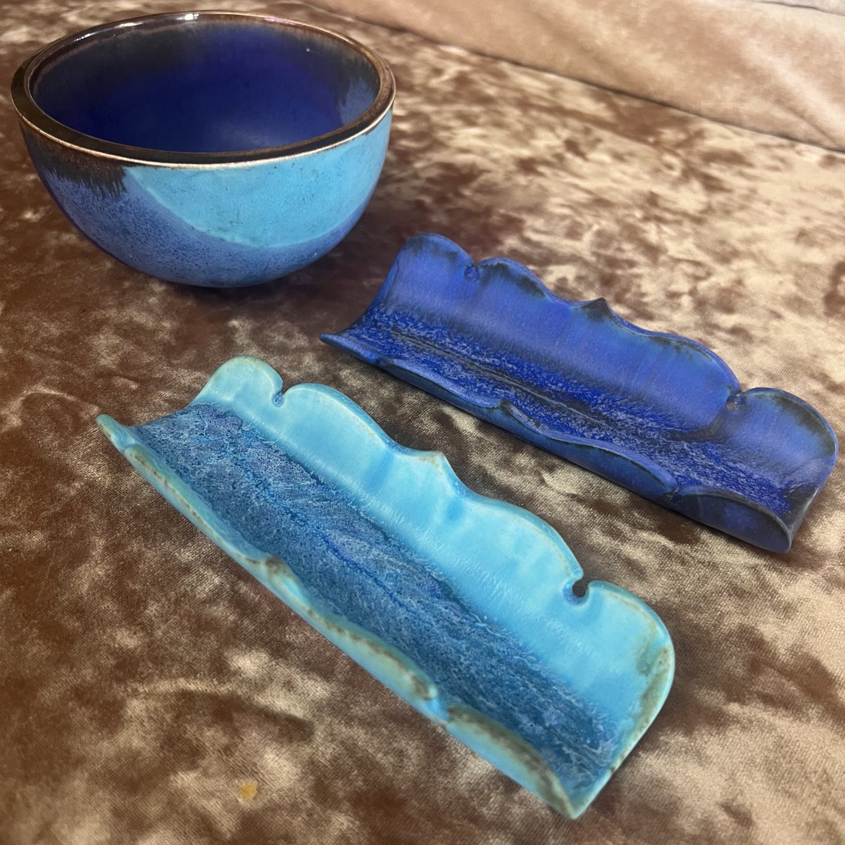 victorianbox's tweet image. 代官山から会社のある渋谷までお散歩。
もう増やさない買わないと決めているのに目に留まった器のギャラリーで@GgHagiai…