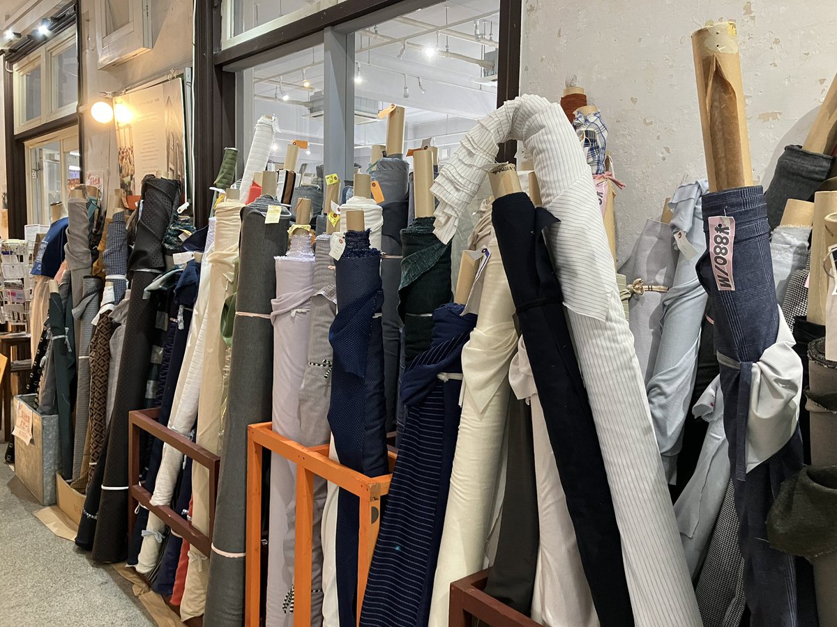 hitsuji1010's tweet image. 七夕祭開催中の“繊維のまち”一宮にて、まちあるきツアーに参加してきました。
商店街、神社、近代建築と、内容盛りだくさん。
歴史の話などはもちろん、ガイドさんの思い出話なんかも挟んでもらえて楽しかった〜!