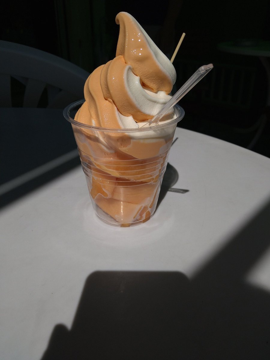 innocentxleader's tweet photo. ウヘヘッ🍈🍦
#富良野
#NORTHFUN https://t.co/THs7r0fOcE