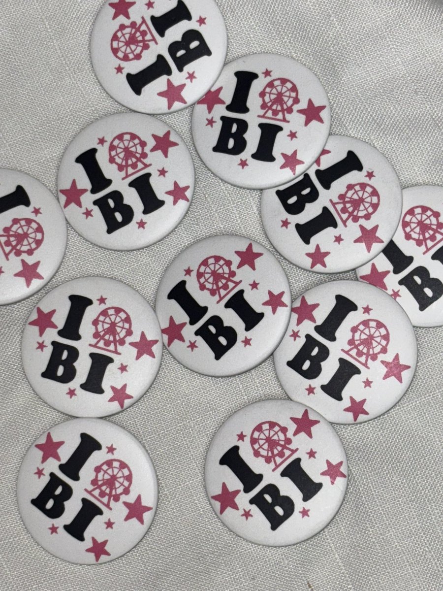 pipitqautsar___'s tweet image. Kim Hanbin+ freebies from 🆔s
🩷Pin button by bbibbbi22
🤍Pin button by hajehxx131
Sticker and business card by pixxe131