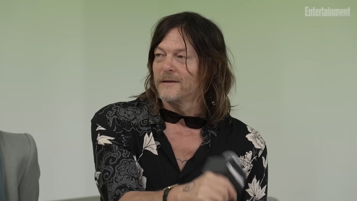 reedusnetwork's tweet image. Norman Reedus, Melissa McBride, David Zabel, and Scott M. Gimple during an interview with Entertainment Weekly while promoting “The Walking Dead: Daryl Dixon” at San Diego Comic-Con in San Diego, California on July 26th.
🔗 youtu.be/C9BSIPtWba8
#normanreedus #melissamcbride