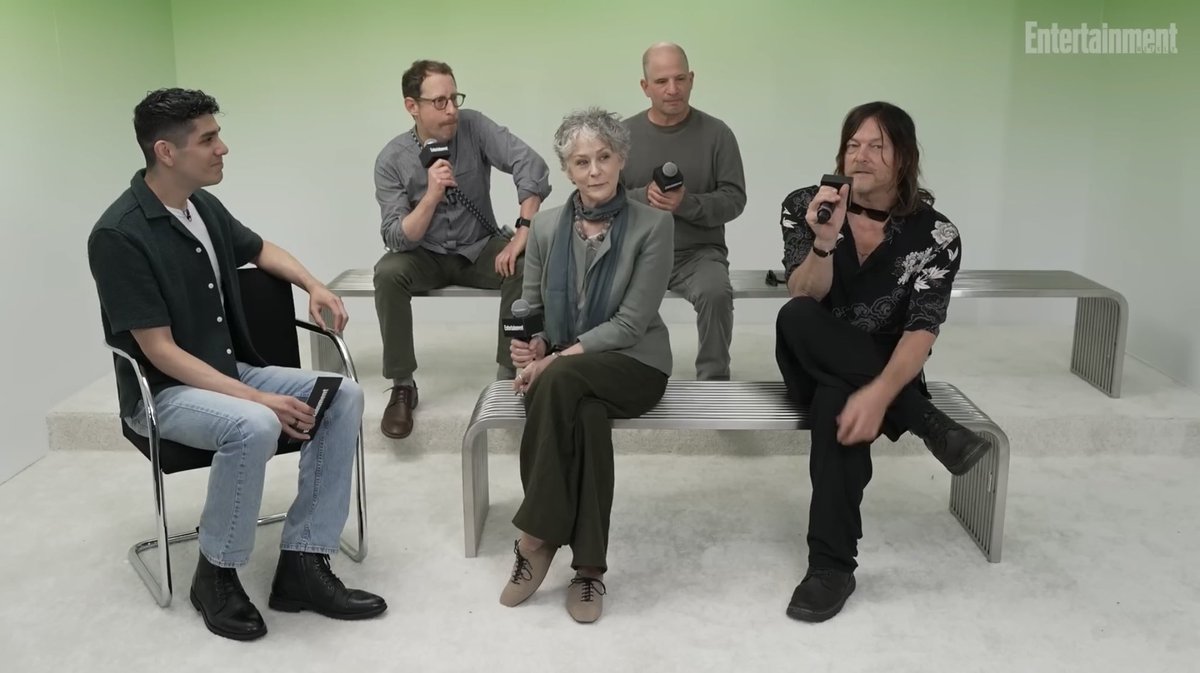 reedusnetwork's tweet image. Norman Reedus, Melissa McBride, David Zabel, and Scott M. Gimple during an interview with Entertainment Weekly while promoting “The Walking Dead: Daryl Dixon” at San Diego Comic-Con in San Diego, California on July 26th.
🔗 youtu.be/C9BSIPtWba8
#normanreedus #melissamcbride
