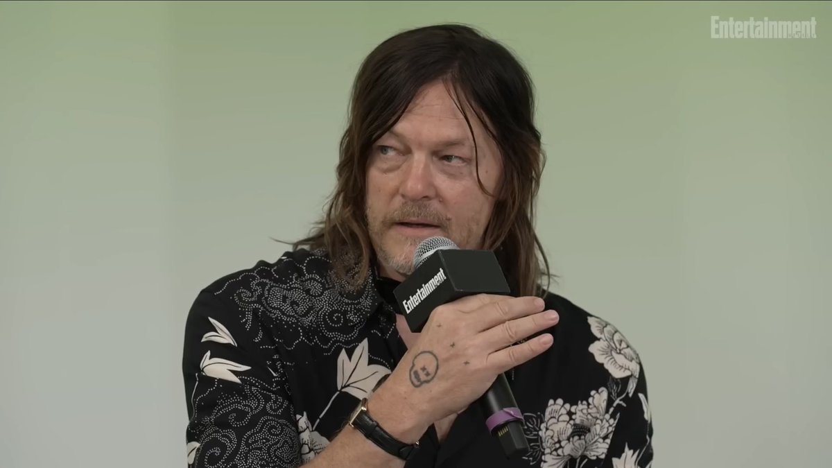 reedusnetwork's tweet image. Norman Reedus, Melissa McBride, David Zabel, and Scott M. Gimple during an interview with Entertainment Weekly while promoting “The Walking Dead: Daryl Dixon” at San Diego Comic-Con in San Diego, California on July 26th.
🔗 youtu.be/C9BSIPtWba8
#normanreedus #melissamcbride