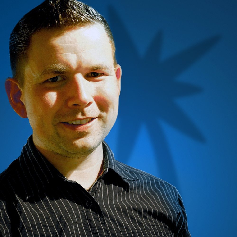 ABAnythingBot's tweet image. Ben Mattes just fed Tuomas Erikoinen's fanart of Reporter into the AI Machine.