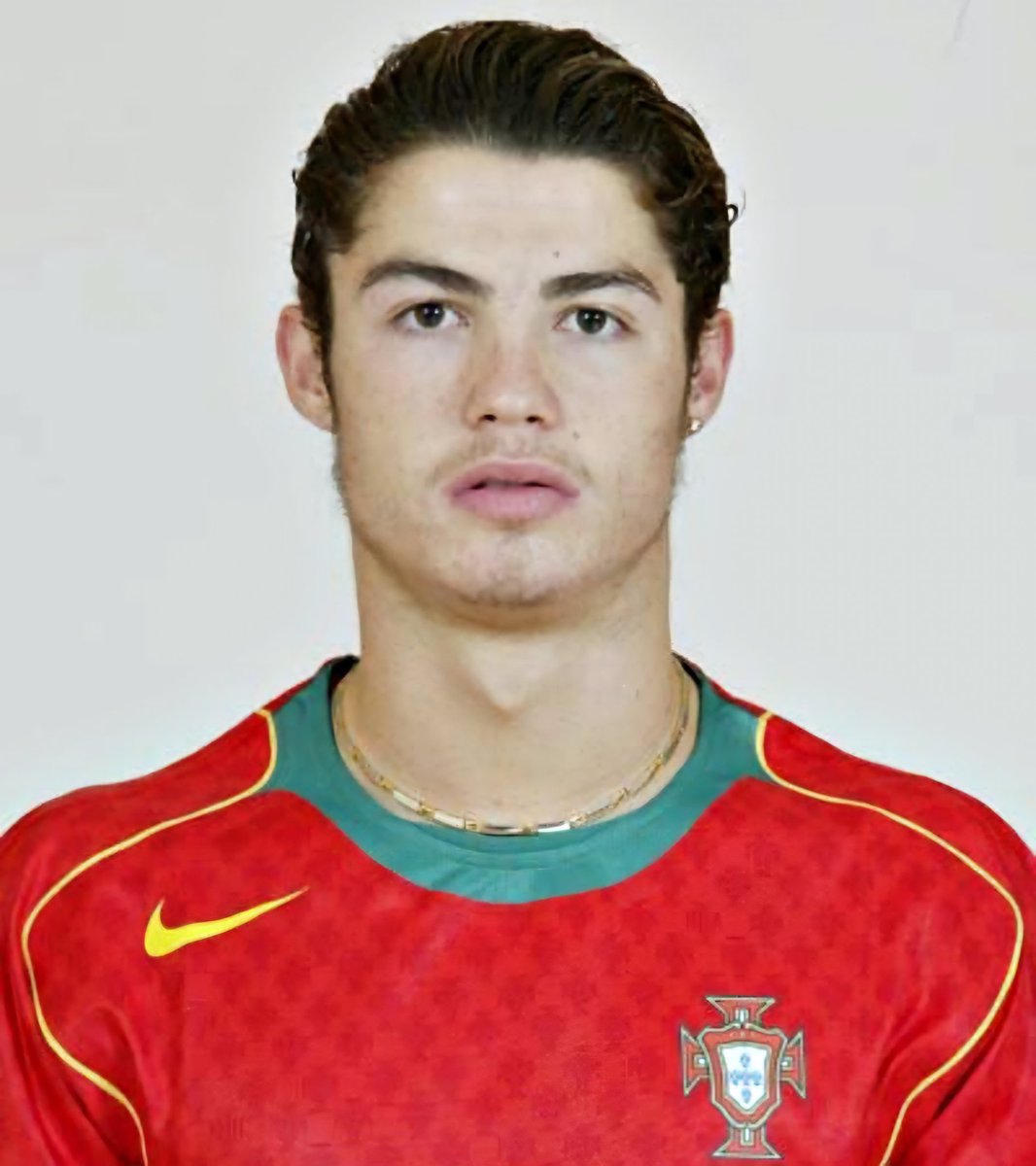 TeamCRonaldo's tweet image. Cristiano Ronaldo is the only player to EVER score in 5 World Cups.