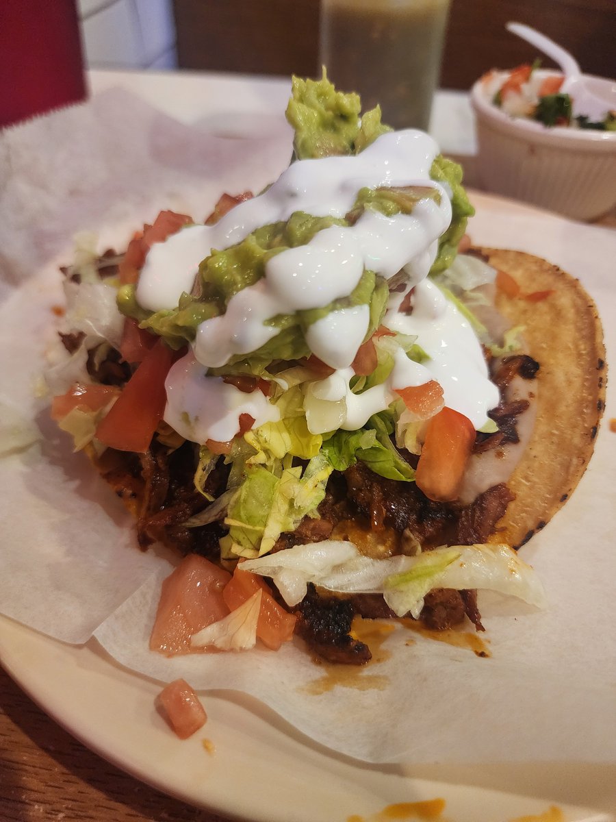 iamlugan's tweet image. This al pastor tostada will save my night