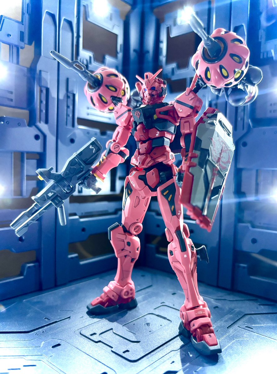 HG 赤いガンダム完成😄
部分塗装、つや消し仕上げです。
ビットの部分塗装楽しかったな😊
#ガンダム　#ガンプラ　#ガンプラ好きと繋がりたい　#gundam  #gunpla #赤いガンダム　#ジークアクス