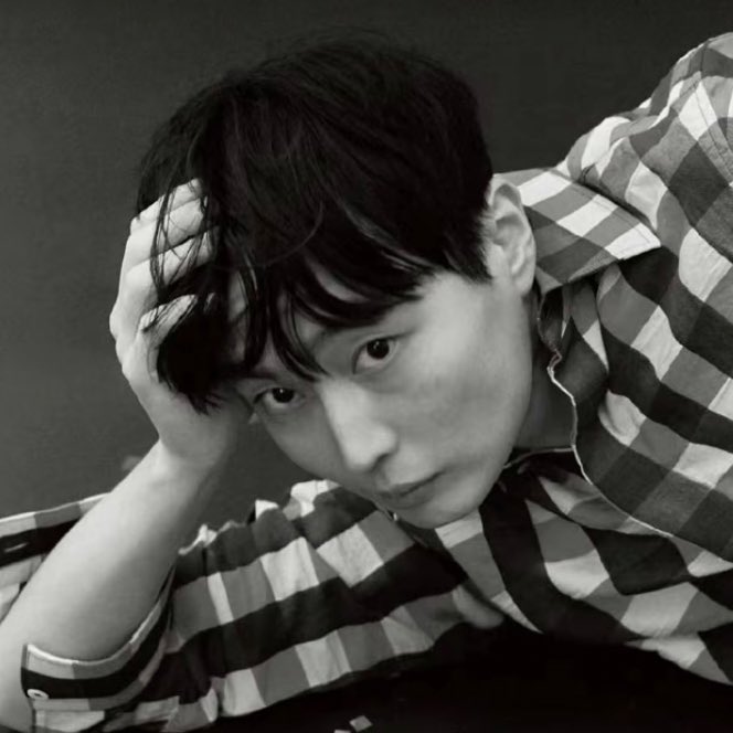 namgyucoded's tweet image. this picture made me realize he'd look so good with a mouth piercing. not one in particular he'd just look good with one