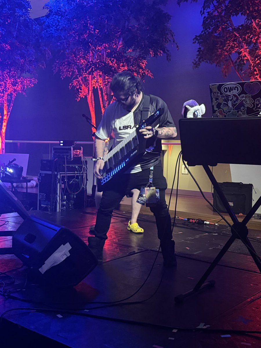 IvoryBrony's tweet image. THANK YOU @TrotCon!!!! This was the most fun I’ve had performing, and it was 90% my own music. I love you all so much!!!!!!