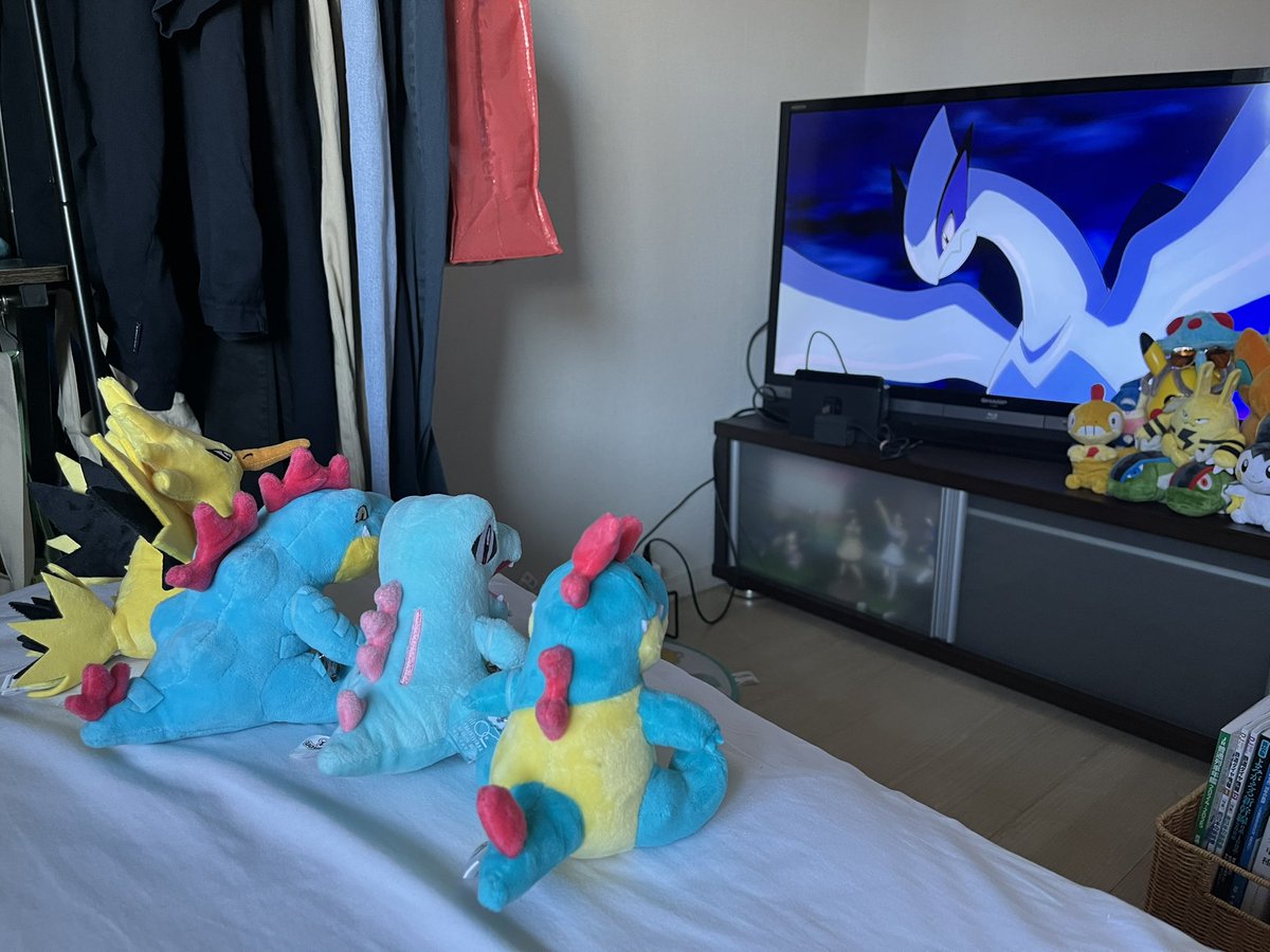 waninoko_travel's tweet image. ワニちゃんズ&準伝説の雷の鳥は
ポケモン映画鑑賞会をしてるわけですが
どの作品を観てるんでしょうかね😅笑