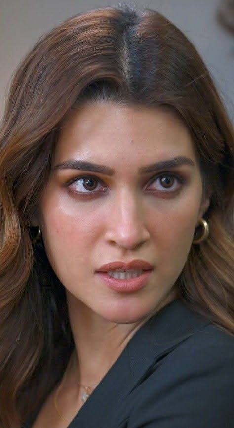 Doctordoom09's tweet image. Bday girl face card π€€π€€π¦π
#actress #Actresshot #KritiSanon #kritisanonhot