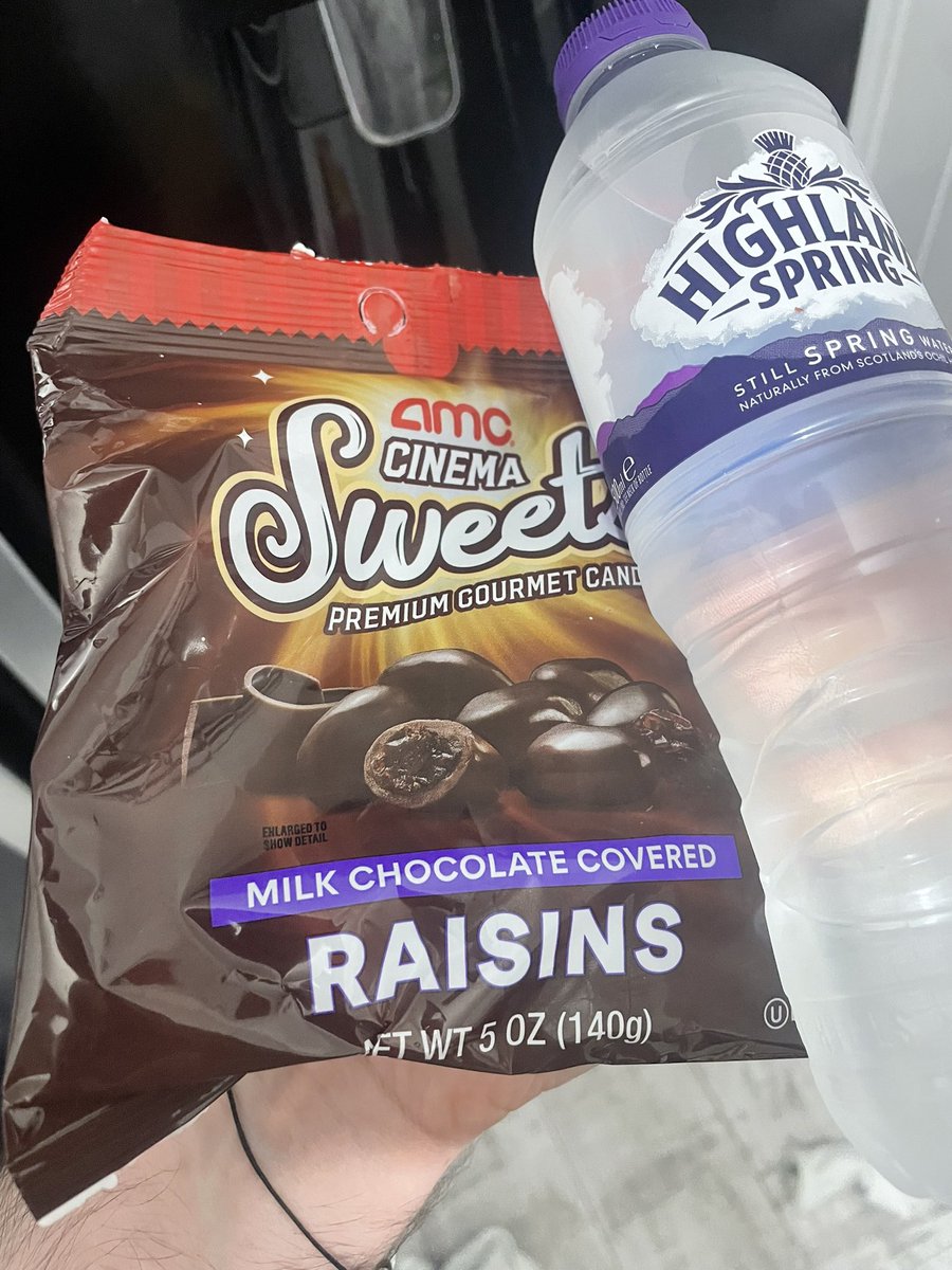 Adomeharkin's tweet image. Couldnโt help myself and munched these late last night ๐คค @AMCTheatres ๐ซ๐ซถ
#AMCTheatres #atamc $amc ๐ฌ
#AMCNOTLEAVING #amc ๐ฆ