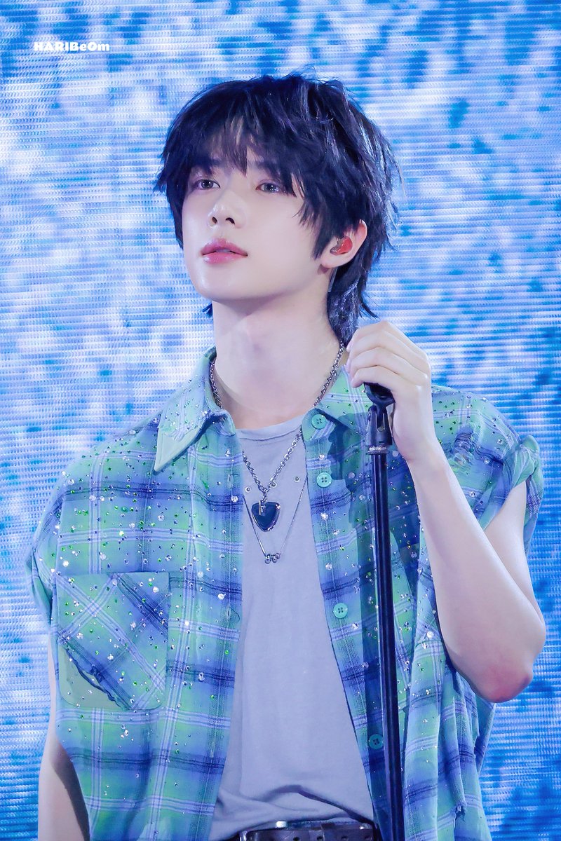 HARIBeOm_313's tweet image. εïз 250727 εïз SBS SUMMER 가요대전
💙🦋
#투모로우바이투게더
#범규 #BEOMGYU #TXT_범규
#TXT #TOMORROW_X_TOGETHER #ボムギュ