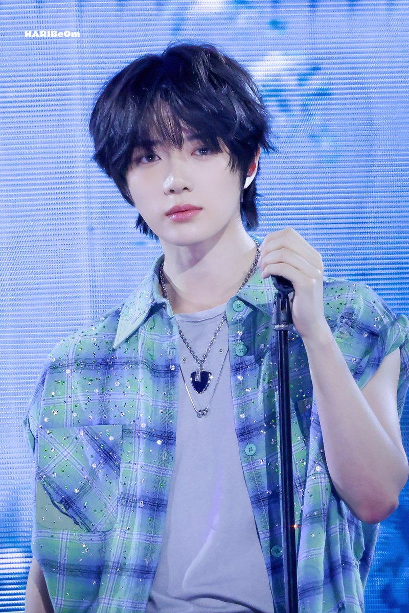 HARIBeOm_313's tweet image. εïз 250727 εïз SBS SUMMER 가요대전
💙🦋
#투모로우바이투게더
#범규 #BEOMGYU #TXT_범규
#TXT #TOMORROW_X_TOGETHER #ボムギュ