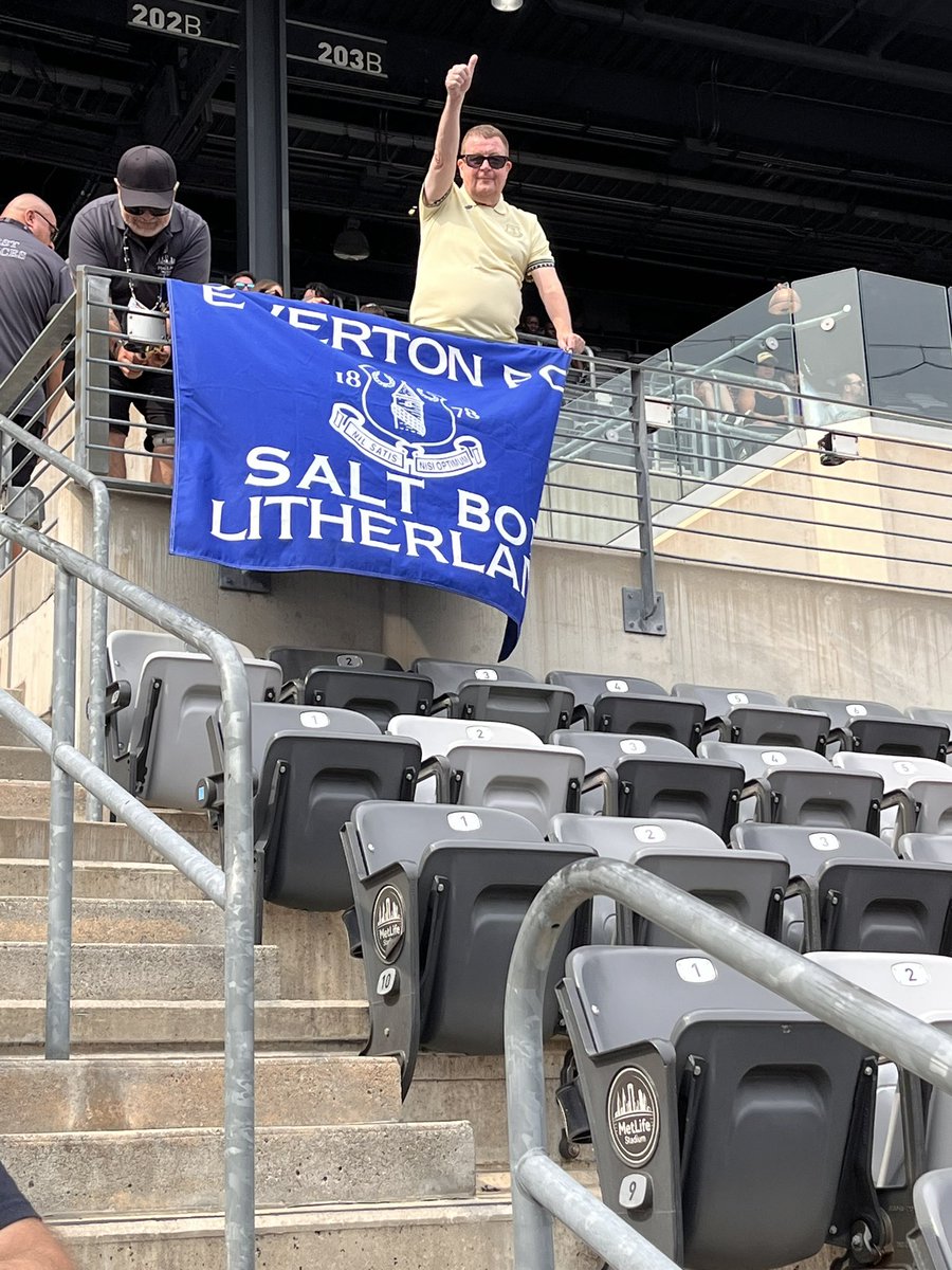 JSmitty1022's tweet photo. Up The F’n Toffees! 💙 https://t.co/8jsmv42Emb