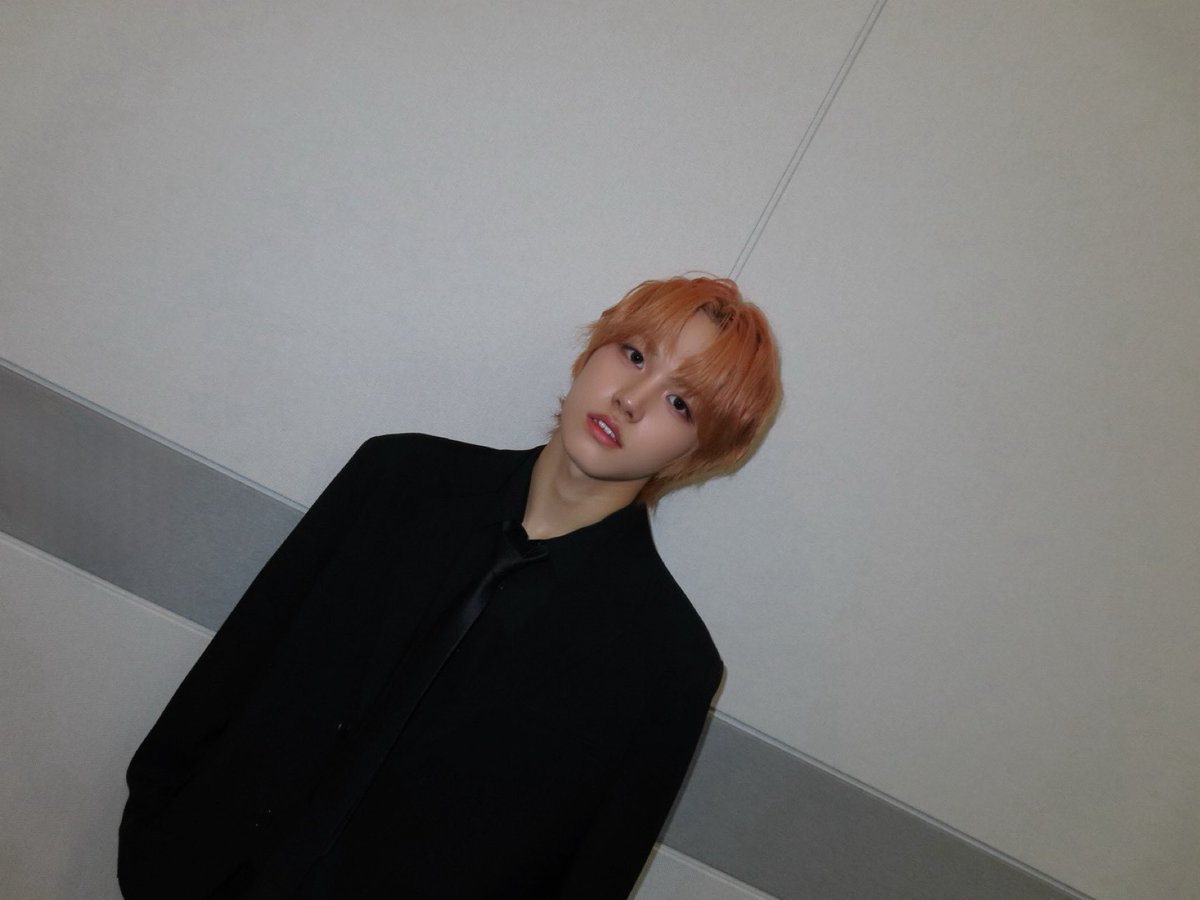 AHOF_official's tweet photo. 2025 가요대전 Summer🤭
큰 무대에서 많은 팬분들의 응원을 받으며 노래하는 게 너무너무 행복했어요
앞으로 더 멋있는 모습 많이 보여줄게요!

#AHOF #아홉  
#JUWON #���주원 https://t.co/p7Q4846K4i