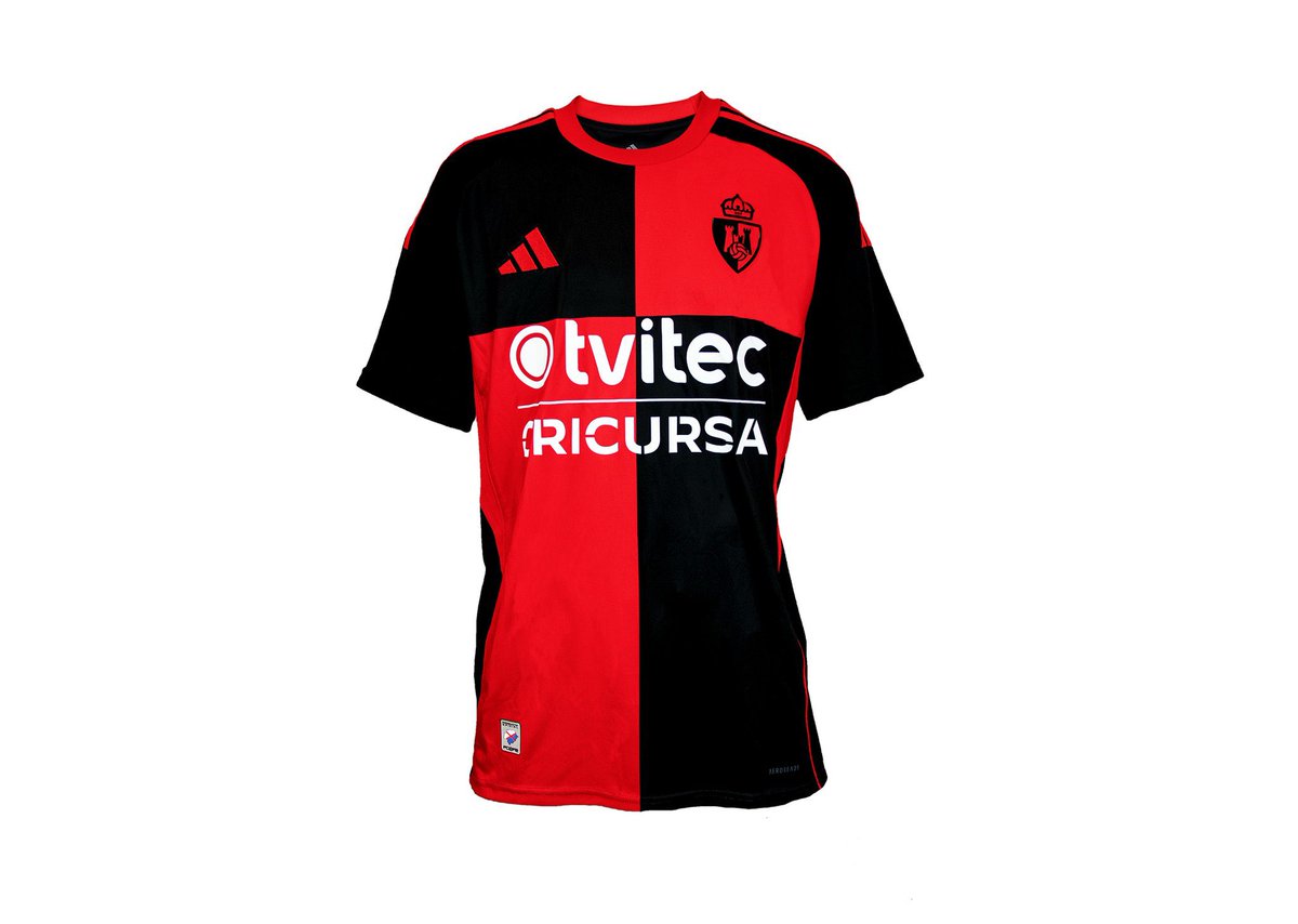 SDP_1922's tweet image. ¡Ya están aquí! Desde este lunes puedes conseguir las camisetas de la primera y segunda equipación de la Deportiva para la nueva temporada. Disponibles exclusivamente en la Tienda Oficial de El Toralín. ¡Te esperamos!
#NuestraArmadura
#Adelanteyarriba
#SomosDeportiva