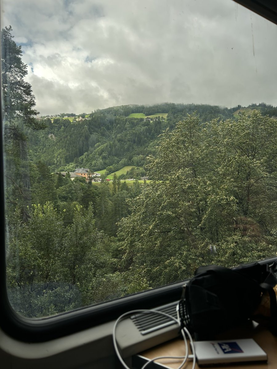 spitzer_val's tweet image. stuck 2h in some random alps
finest DB experience