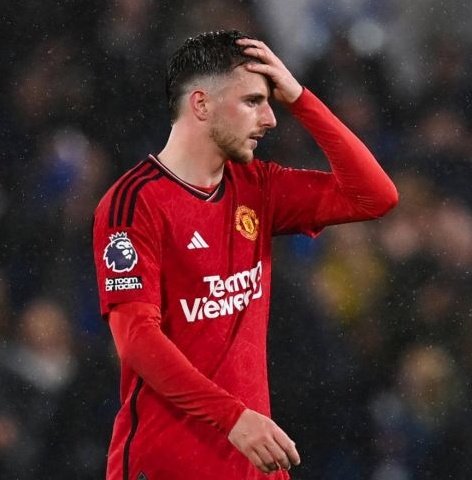 jackbarrettmufc's tweet image. Mount just isn&apos;t going to work at United. 

Nothing against the guy, but the fanbase called it out when ETH signed him. He doesn&apos;t fit the system. He is injury crocked. He can&apos;t beat his man and ghosts through games. 

I think we should look to move him on while he is still fit.…