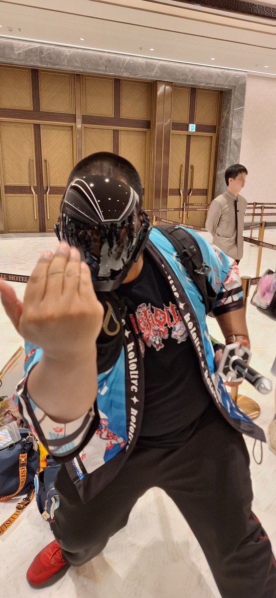 LiHoFung2's tweet image. Jimmy was so cool with wearing my mask and sword www โค๏ธโค๏ธโค๏ธ
@GunweebJimmy