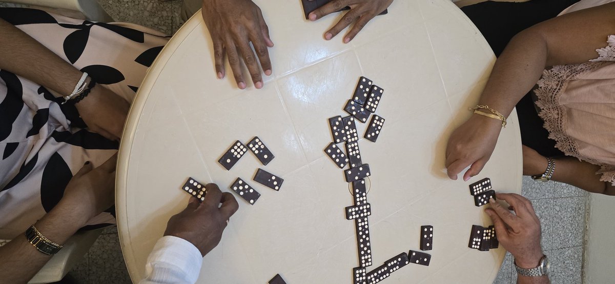 Miembros de la Misión Estatal de #Cuba en Arabia Saudita, cubanos residentes en Riad y colegas del Cuerpo Diplomático celebraron el 7️⃣2️⃣ aniversario del asalto a los cuarteles Moncada y Carlos Manuel de Céspedes.

#LaLuchaNoHaCesado