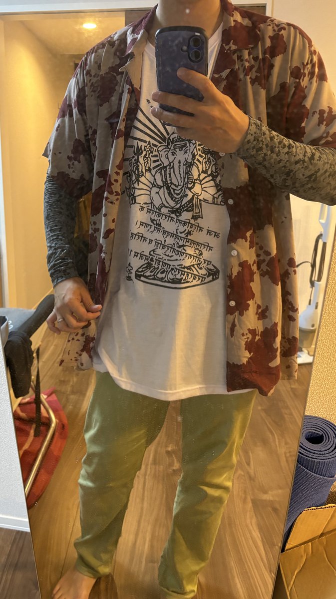 NotAtAllHead's tweet image. 昨日買ったガネーシャTシャツと上着気に入った‼️