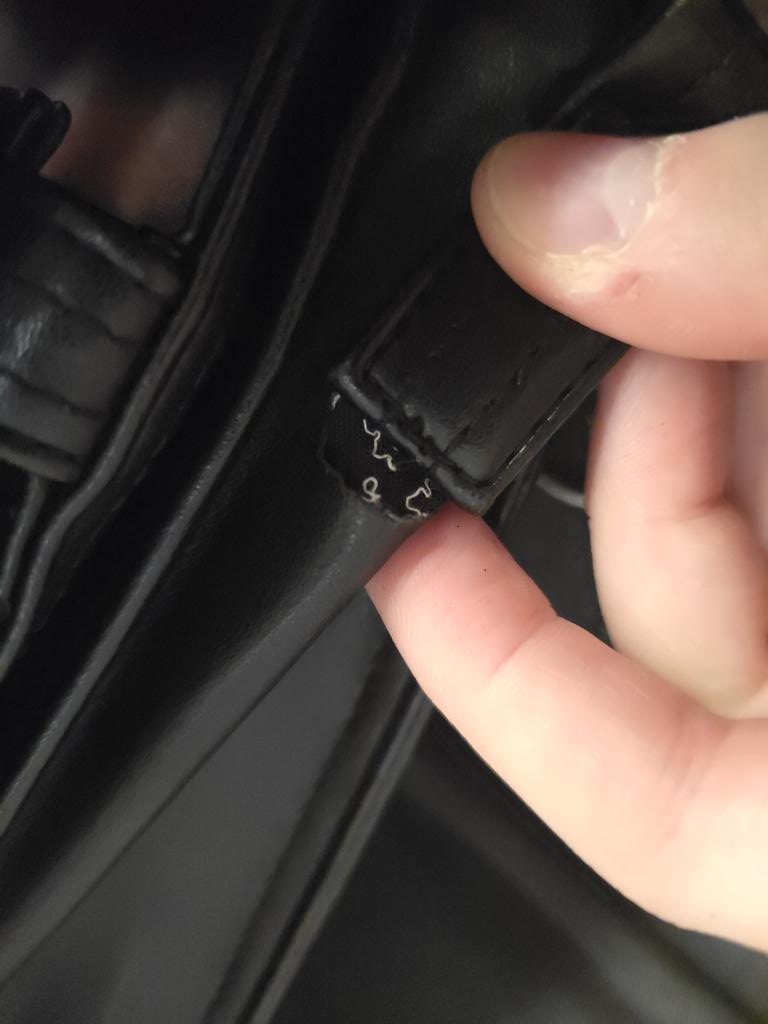 harhanaky's tweet image. NOOO not again rip new bag