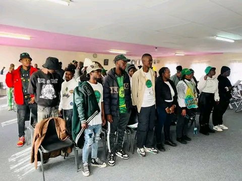 CadreNguyi's tweet image. Commander Morning π
uMkhonto weSizwe Youth League Young Lion Assembly at Gert Sibande, Ermelo - Mpumalanga. #GwazaMkhontoGwaza ππ€