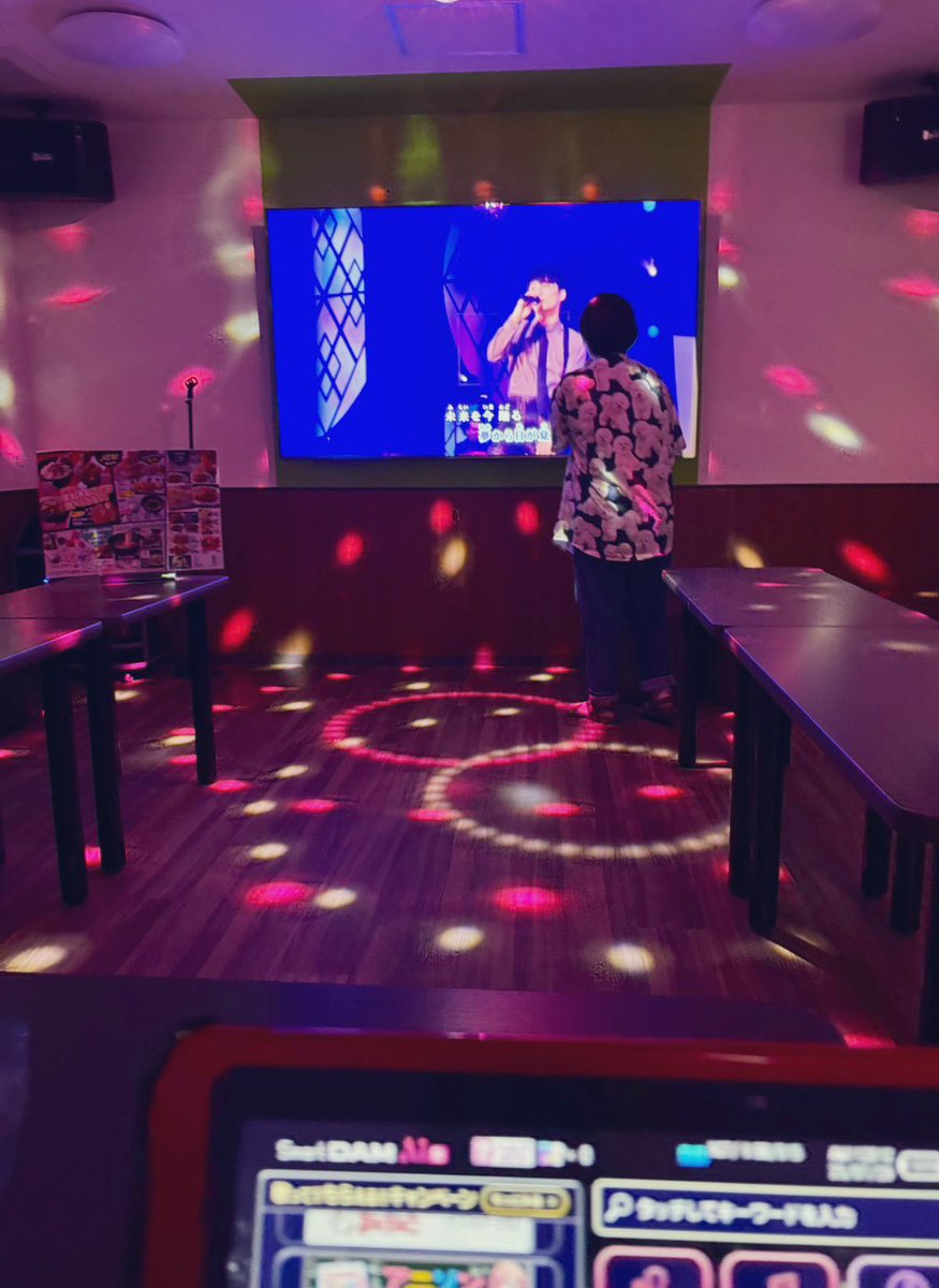 r5i6c0e's tweet image. パーティ部屋でイガサン鑑賞した
