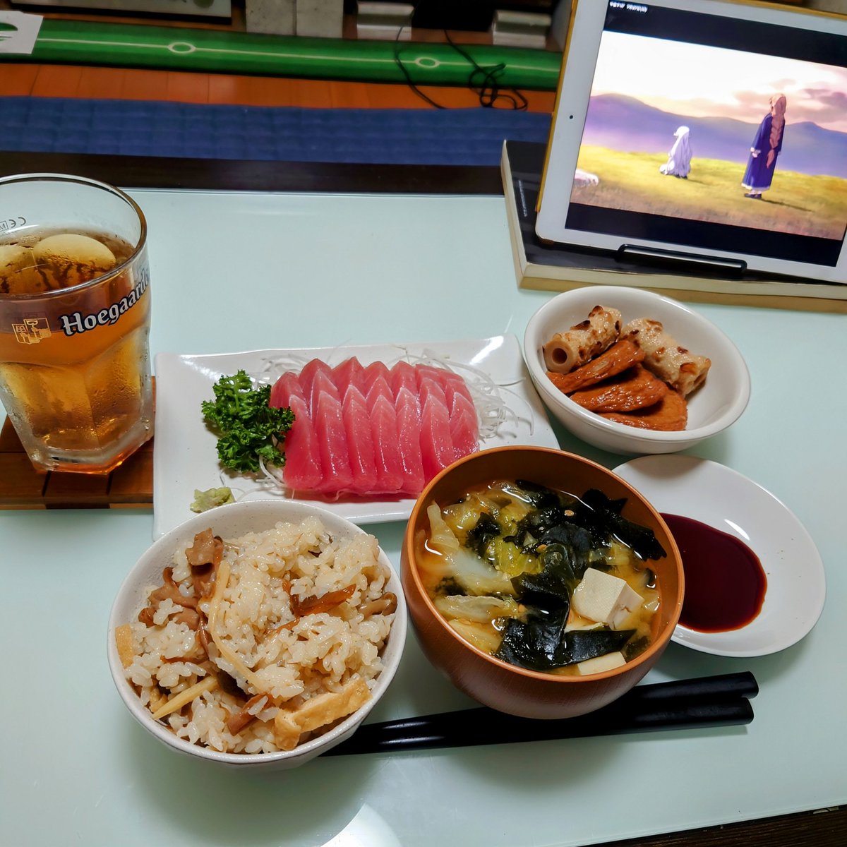 lino_hiz's tweet image. 皆様お疲れ様でした😂本日の献立は中トロ・さつま揚げちくわ煮・キャベツのお味噌汁・きのこご飯🎵でわっいただきます😋