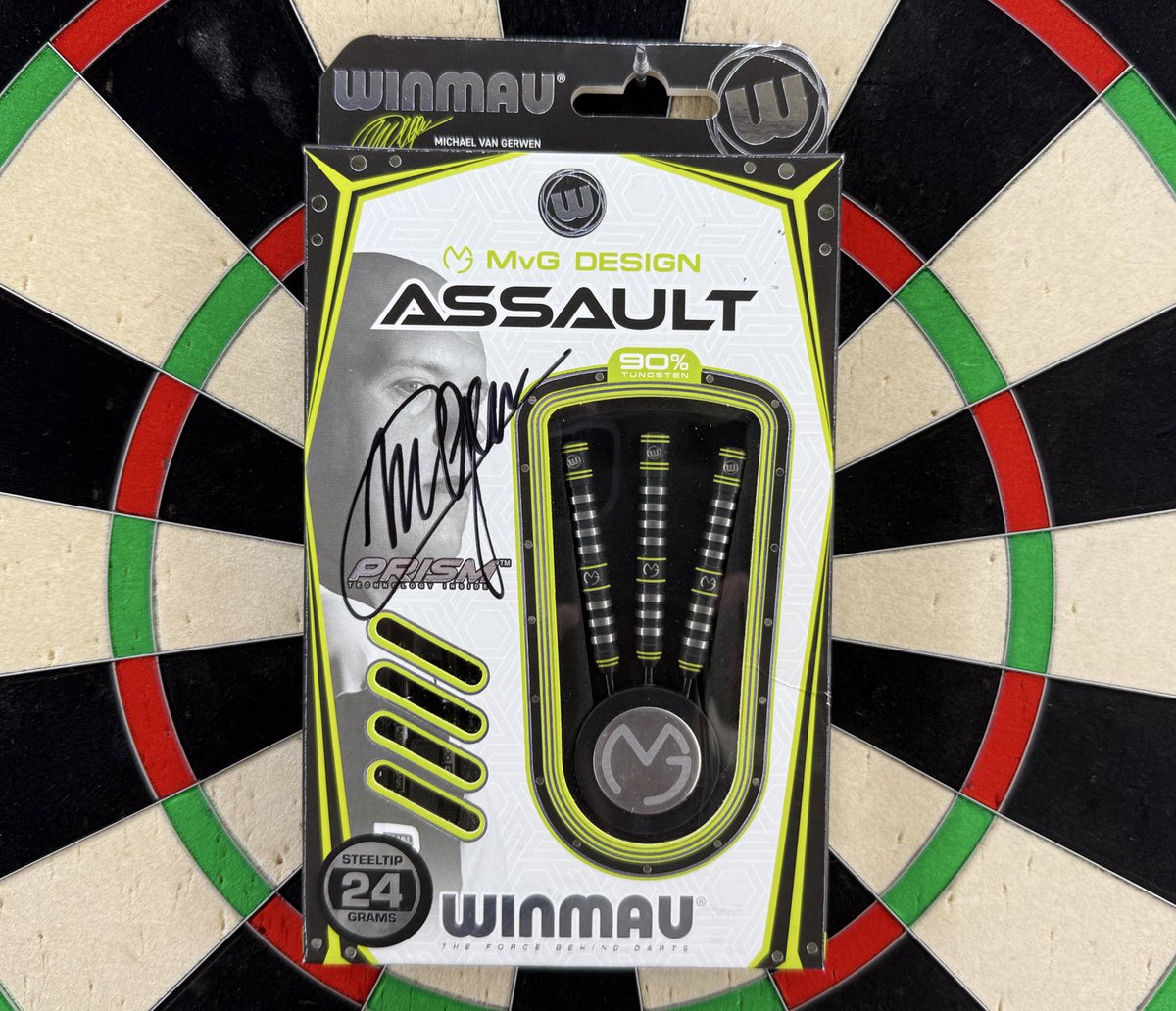 🚨 GIVEAWAY TIME! 🚨

Winmau have provided me with this signed set of MvG Assault darts!

To be in with a chance of winning you have to do the following:

RT
Tag a mate
Follow <a href="/joshpearson180/">Josh</a> &amp; <a href="/Winmau/">Winmau</a>
Correctly predict the score and winner of tonight’s final!

Good luck all!🤞🏼🎯