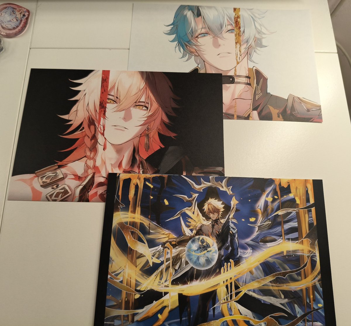 takumipineapple's tweet image. my haul from #HoYoFEST D3 ! artists will be tagged below~ 

i had so much fun even though 70% of my haul is phai 😆💔