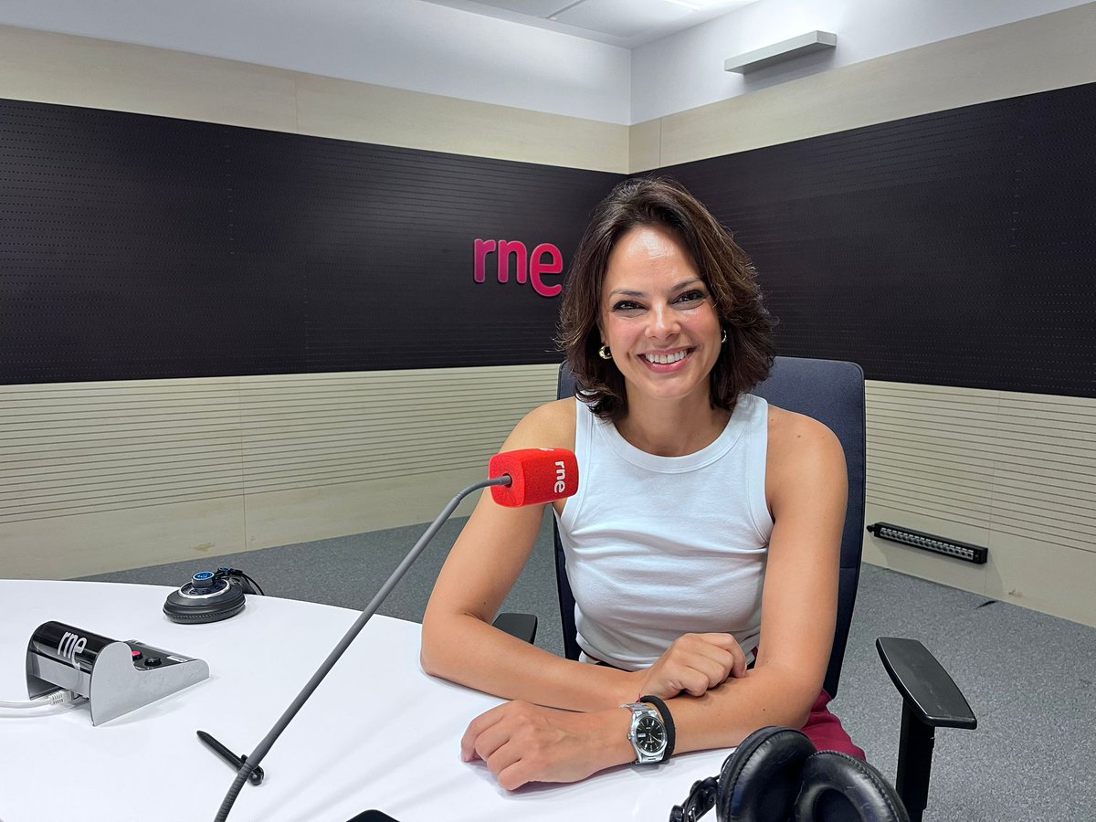 NEUDC_RNE's tweet image. 👚En su sección @elestilario, Rosa Iglesias nos habla de cómo encontrar nuestro estilo propio a la hora de vestir
¿Tienes tú el tuyo?
Escúchalo ya en👉RTVE.es/a/16678370/