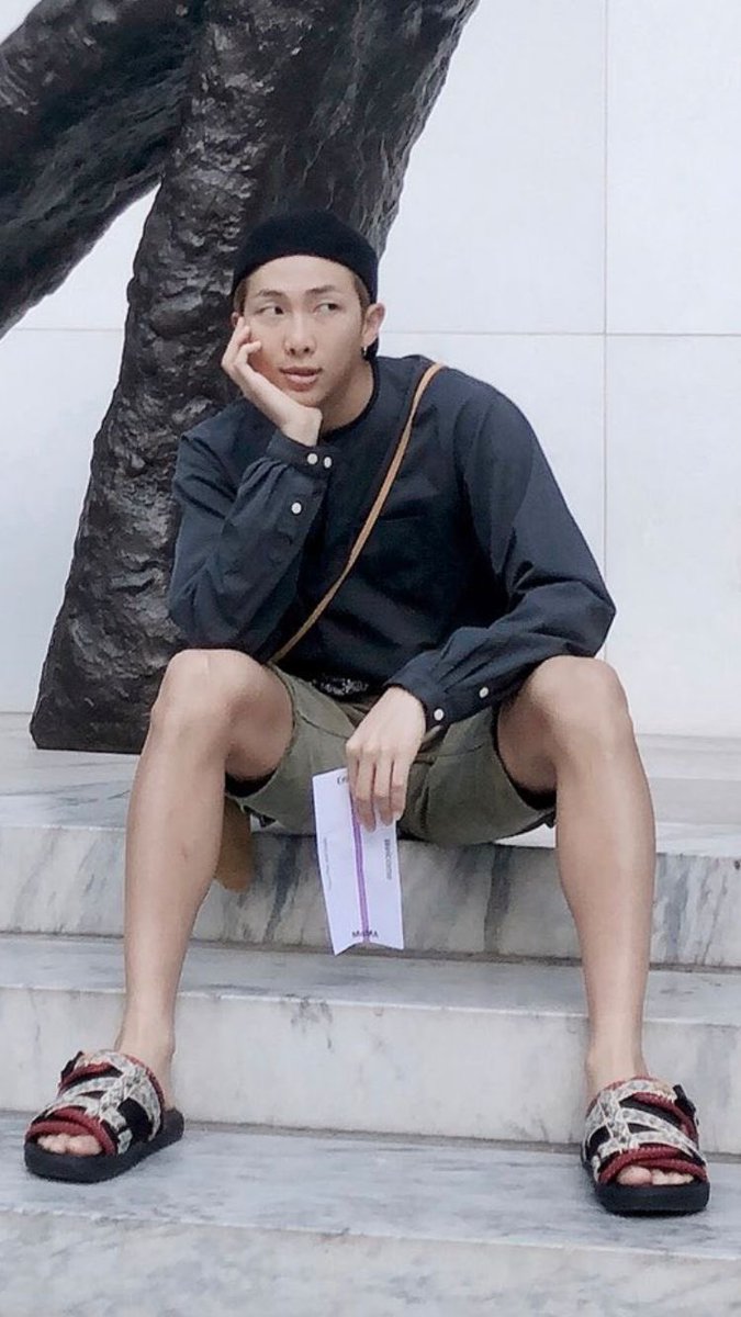 Lonely_byRM's tweet image. I know how to convince Joon to get his driving licence.

I just need to tell him that when a car breaks down, you call the toe-truck 🤷‍♀️