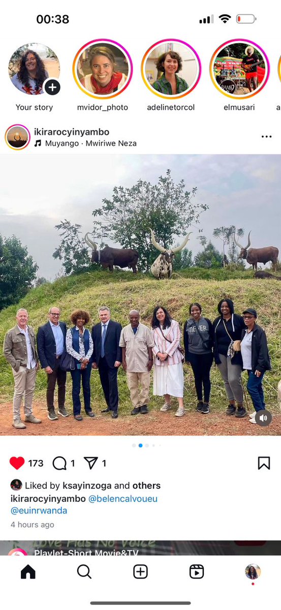 antoine_anfre's tweet image. Avec @BelenCalvoEU, Ambassadrice de l'UE 🇪🇺 au #Rwanda 🇷🇼, et Maître Rutinywa Rugeyo, éleveur de vaches Inyambo, sur ses terres à Mulindi dans le district de Gicumbi (Province du Nord)