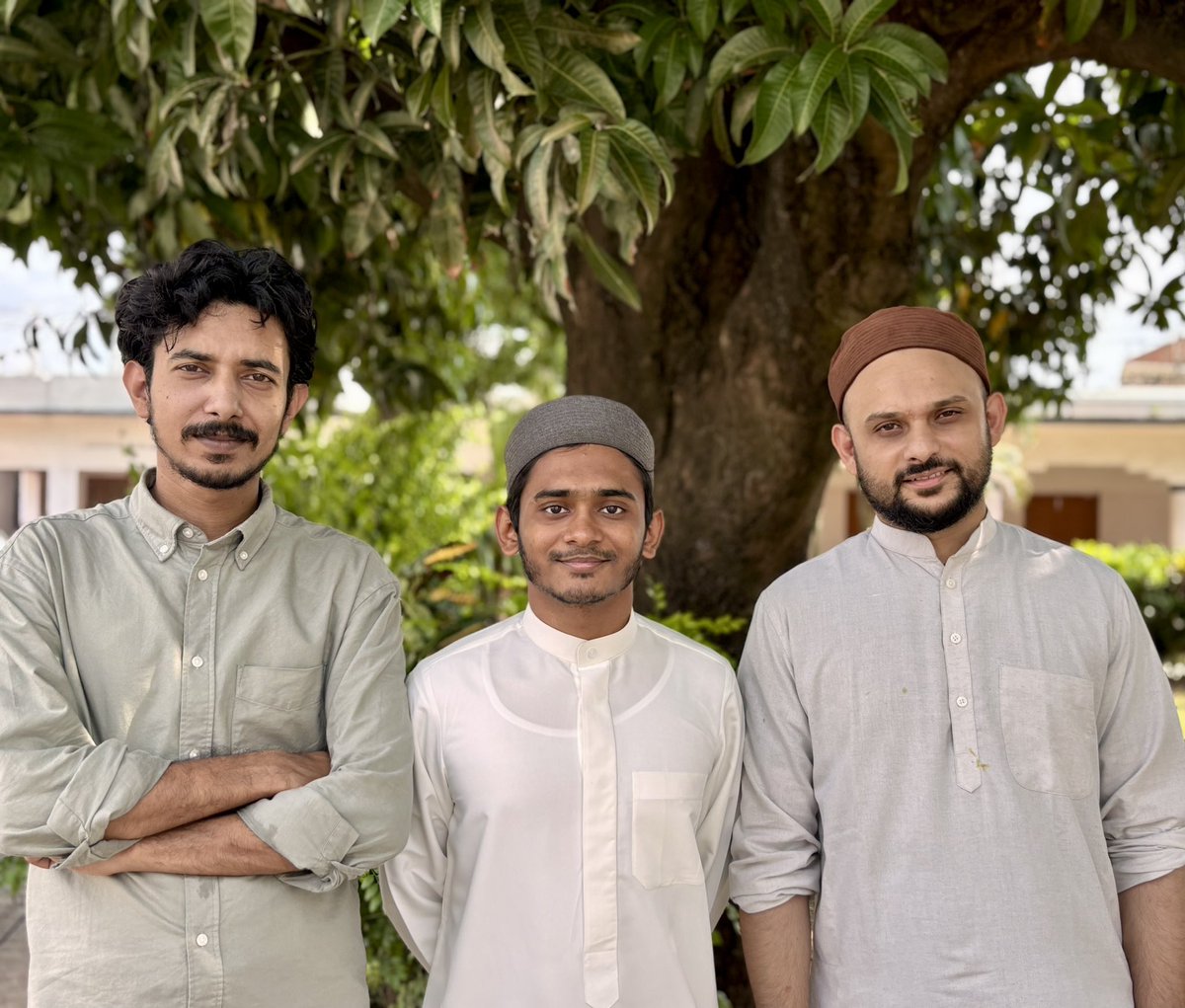 With brother <a href="/SharjeelUsmani/">Sharjeel Usmani</a> and <a href="/_ali_javed_/">Ali Javed</a> at Khanquah Rahmani Munger; Bihar 

پرندوں کی دنیا کا درویش ہوں میں
کہ شاہیں بناتا نہیں آشیانہ