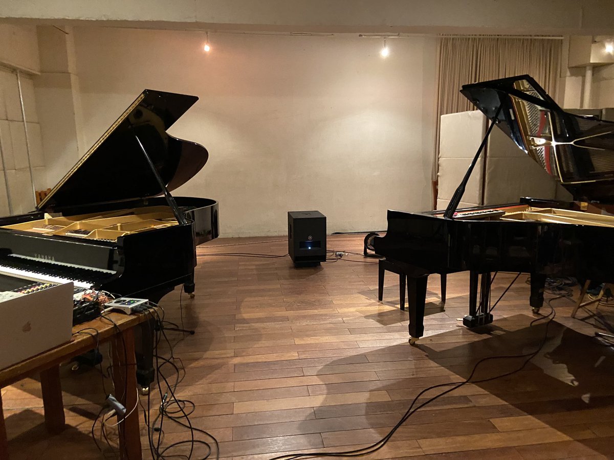 yantera's tweet image. そっか、今夜は9月に本木良憲さんと共演される2人の共演でもあるのだな
という訳で、渋谷公園通りクラシックスにて、武田理沙と遠藤ふみとのデュオのライブ観ます
