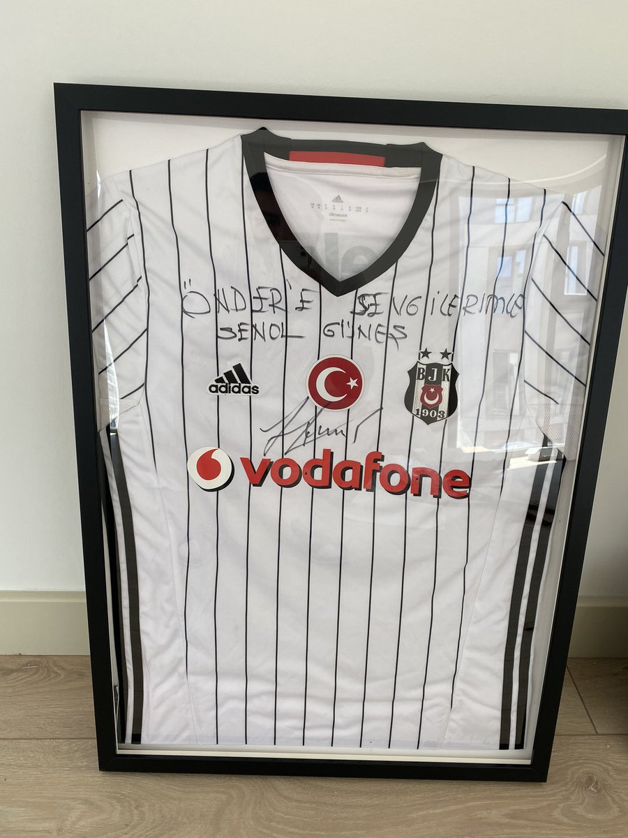 Yeni yayın odası…

𝘀𝗻𝗲𝗮𝗸 𝗽𝗲𝗲𝗸 1.