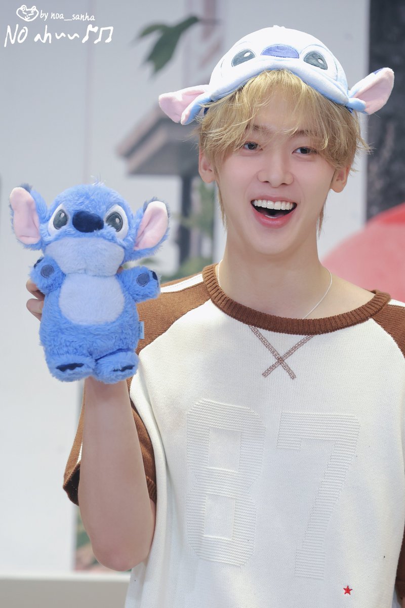 noa_sanha's tweet photo. 250727 애플뮤직 대면팬싸

스티치따나💙💙💙

#윤산하 #YOONSANHA #ユンサナ
 #아스트로 #ASTRO #CHAMELEON https://t.co/QpFmwNIGyl