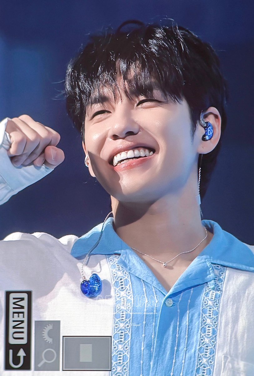 aeonian_PIL's tweet image. 250727 Pier10 #μν #WONPIL #λ°μ΄μμ€ #DAY6 preview
