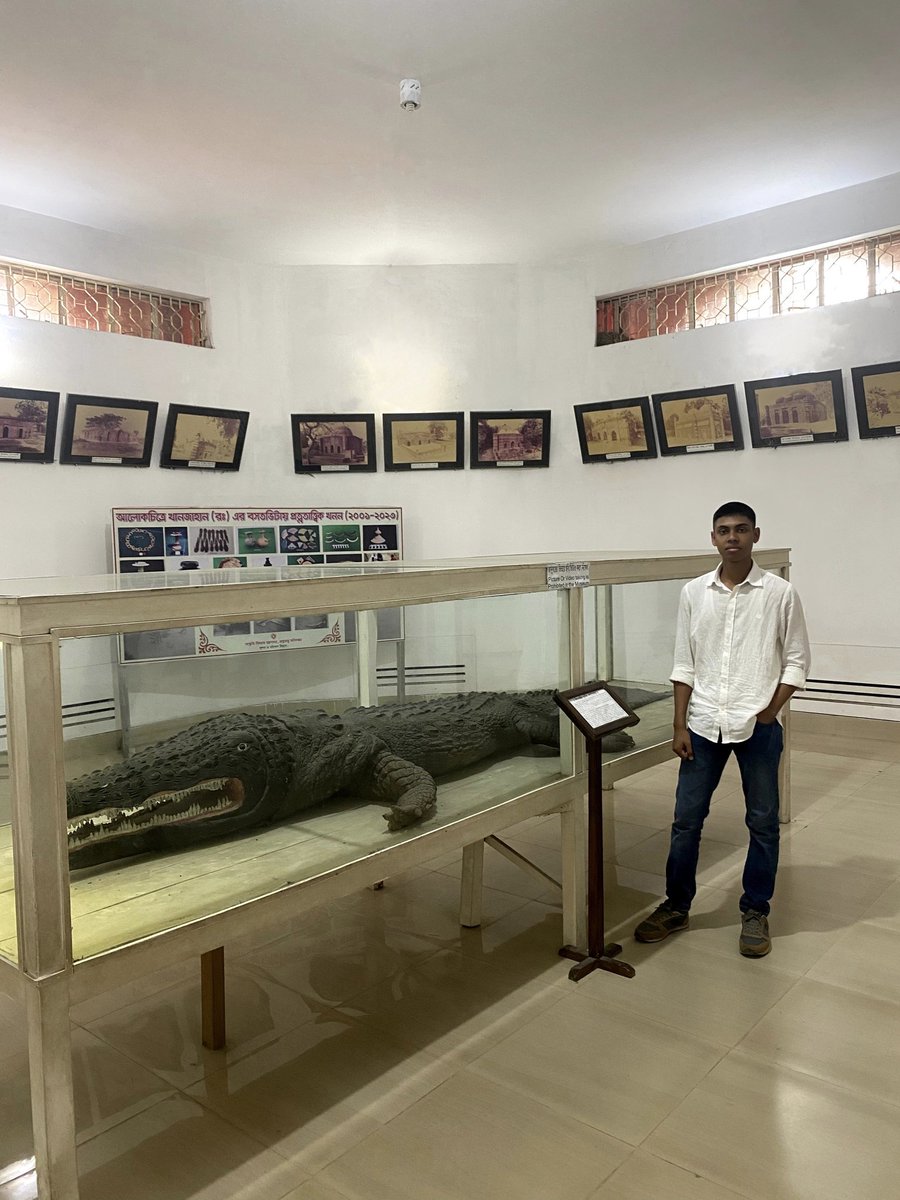 Porosh_2007's tweet photo. Witnessed the enduring legacy of the Sixty Dome Mosque — a 15th-century architectural marvel in Bagerhat. Where history, faith, and craftsmanship converge in timeless harmony. 🕌🤍

#ShatGombujMosque #UNESCOHeritage #HistoricBangladesh #ArchitecturalWonders https://t.co/15tITeXI8y