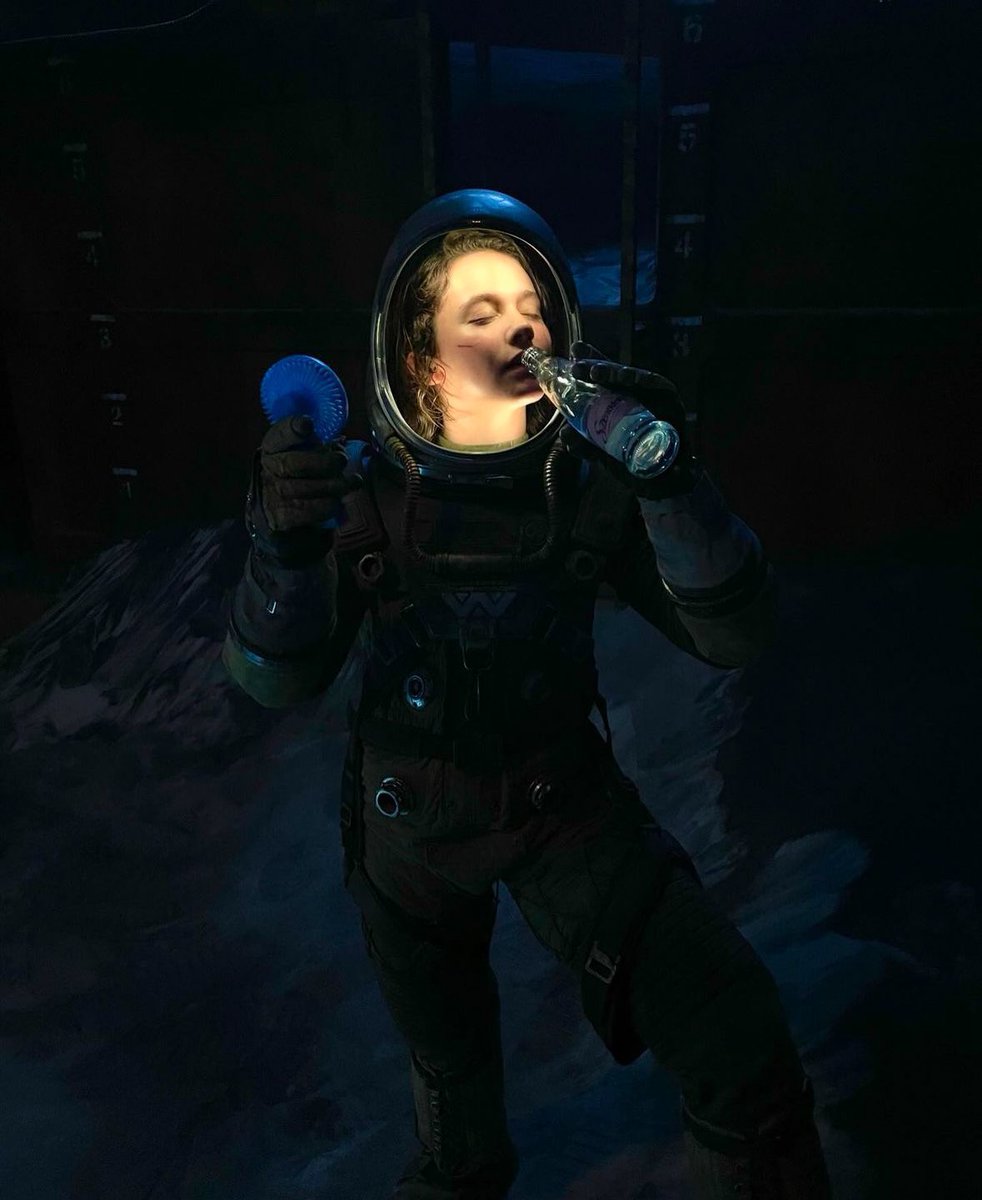 flackblagx's tweet image. Cailee Spaeny was so real for this