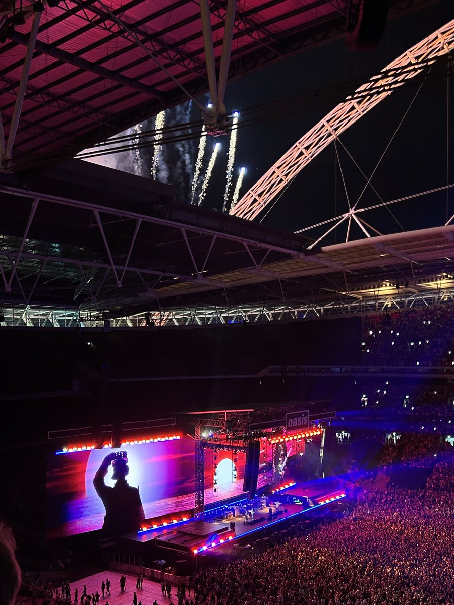 Mad fer it ❤️. Best night ever 😭✨