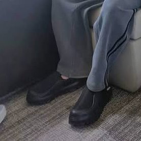 bambifefi's tweet image. THAT IS NOT UR SHOE SIZE OMG😭😭😭😭😭😭😭😭😭😭😭😭😭