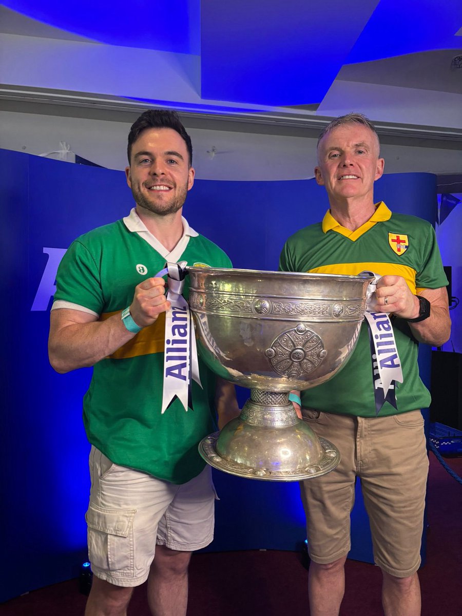 Robbie Gallagher (@senrobgallagher) on Twitter photo Best of luck to Jim and the rest of the <a href="/officialdonegal/">CLG DhΓΊn na nGall</a> team today. Hopefully we're still holding Sam later this evening π Best of luck to Jim and the rest of the <a href="/officialdonegal/">CLG DhΓΊn na nGall</a> team today. Hopefully we're still holding Sam later this evening π