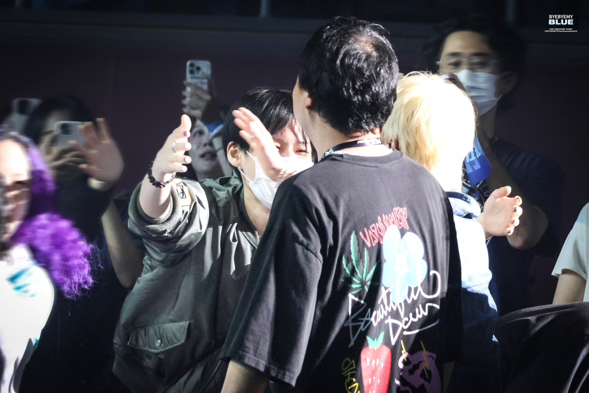 byebyemyblue515's tweet image. 250727 IN OUR CIRCLE ์์ธ
์ผ์ผ์ผ์ผ์ผใ
ใ
#์์ #YOSHI #ใจใท #้ๆฌ่ณๅ
ธ
#ํธ๋ ์ #TREASURE #ใใฌใธใฃใผ